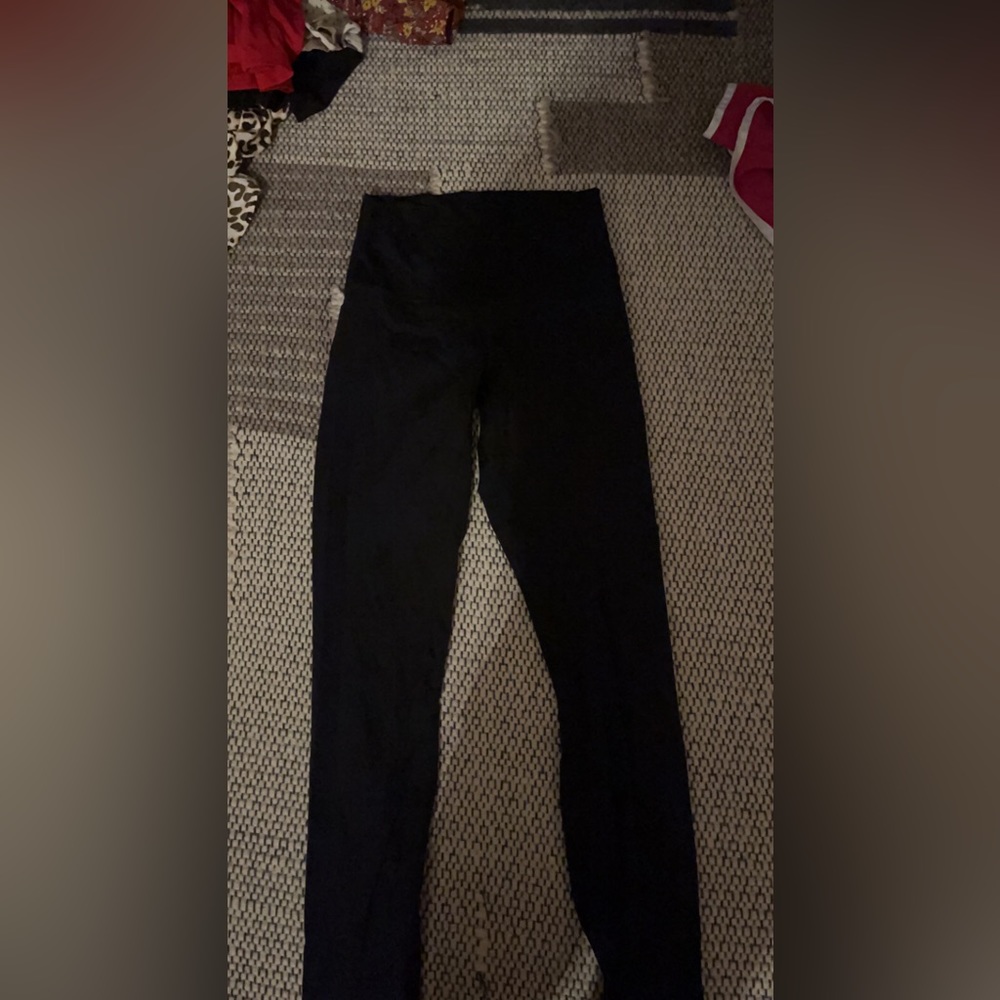 lulu-lemon black leggings